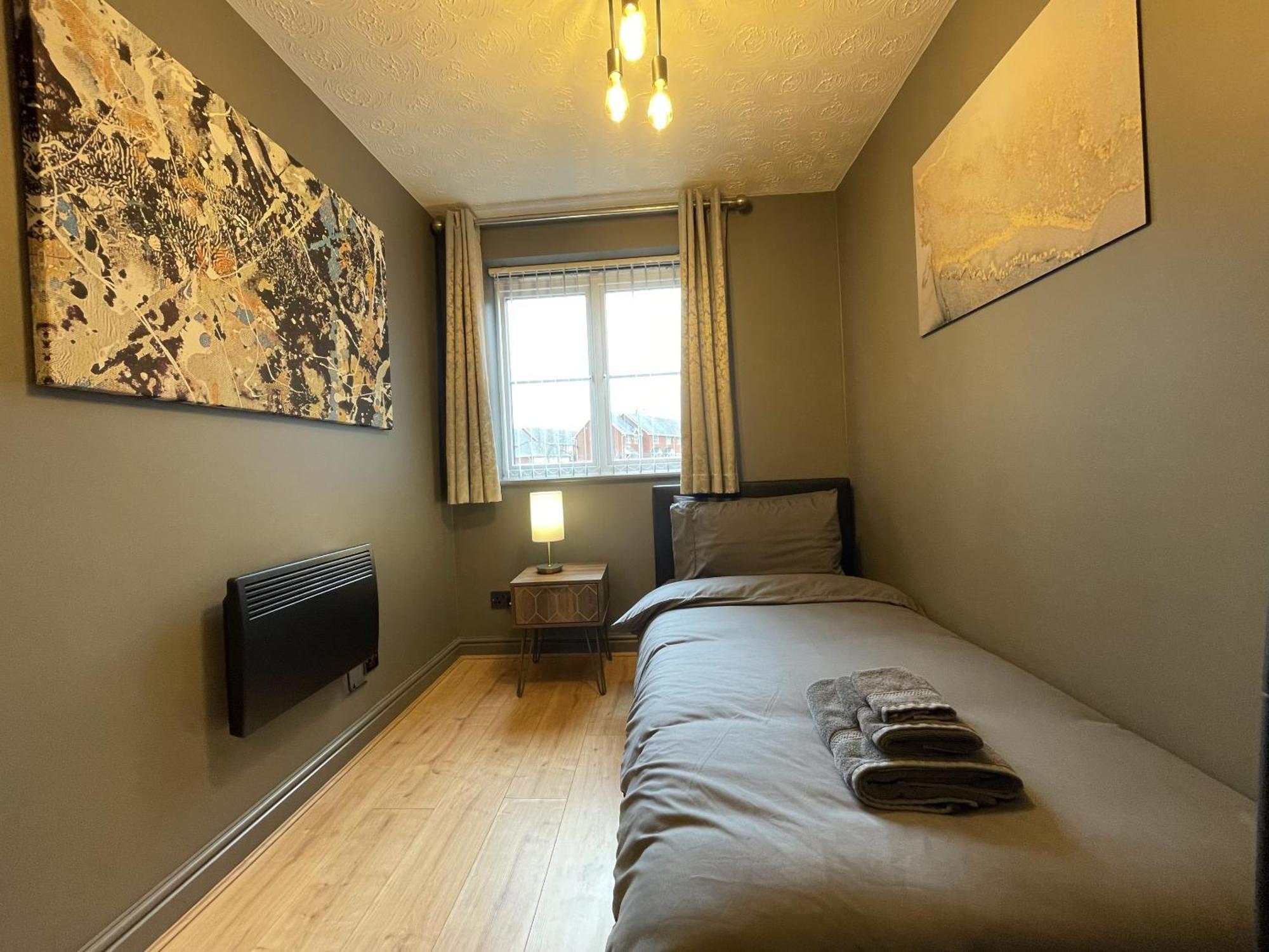 No24 - 2-Bed Boutique Apartment - Hosted By Hutch Lifestyle Лимингтон Экстерьер фото